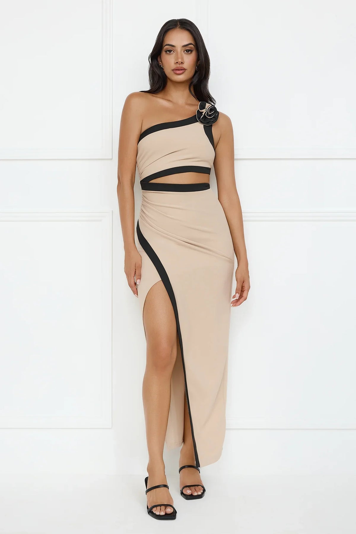 Trendsetter Mode One Shoulder Maxi Dress Beige