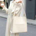Vioraia (CS) Camila Tote Bag