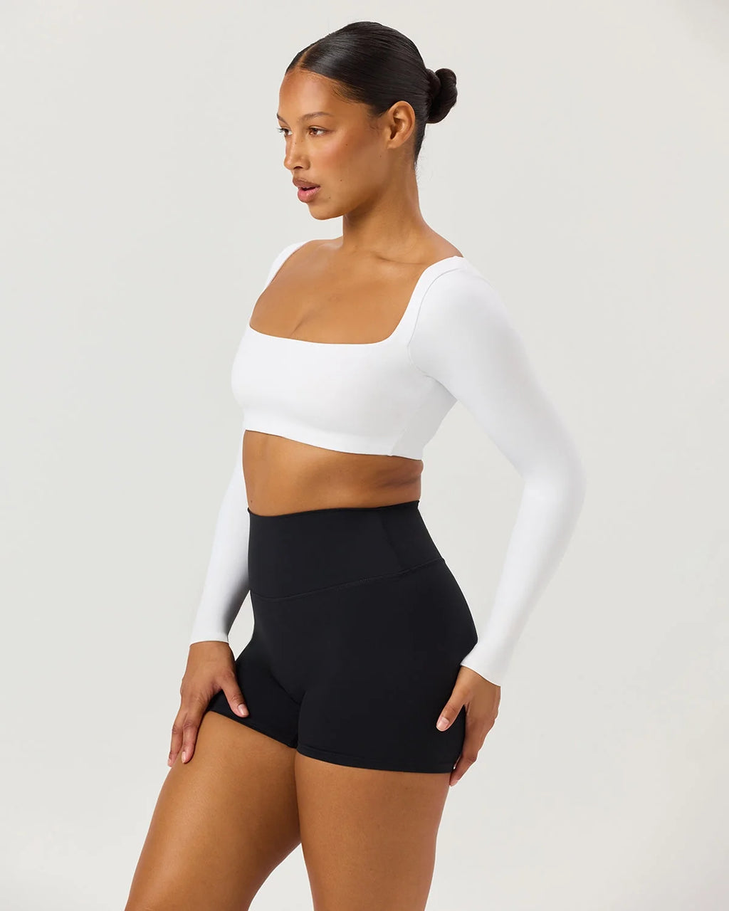 Freedom Scoop Long Sleeve Crop | White